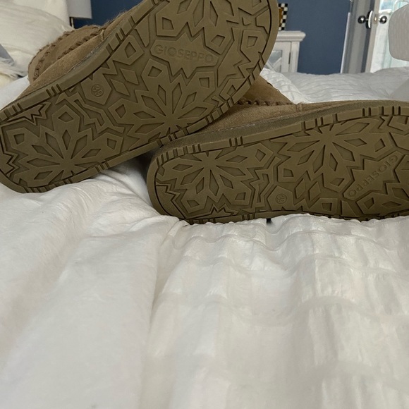 NWT GIOSEPPO wedge moccasin furry boots - Picture 4 of 4